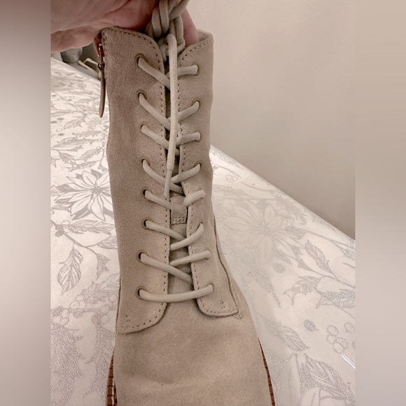 Vince Women's Cabria Lace Up Lug Sole Boots in Farro Size 10M water repellent - Picture 3 of 16